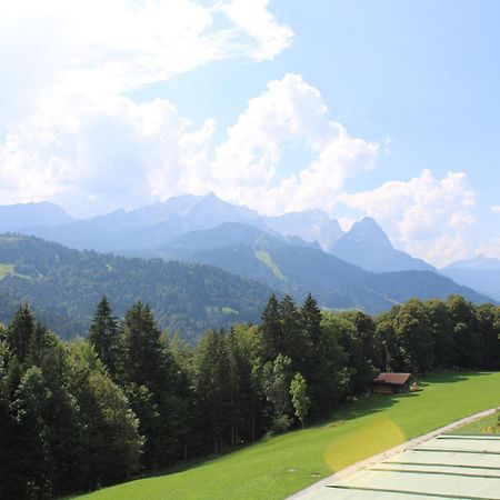 Pfeiffer Alm Am Sonnenhang Mit Blick Auf Die Zugspitze جارمش بارتنكيرشن المظهر الخارجي الصورة