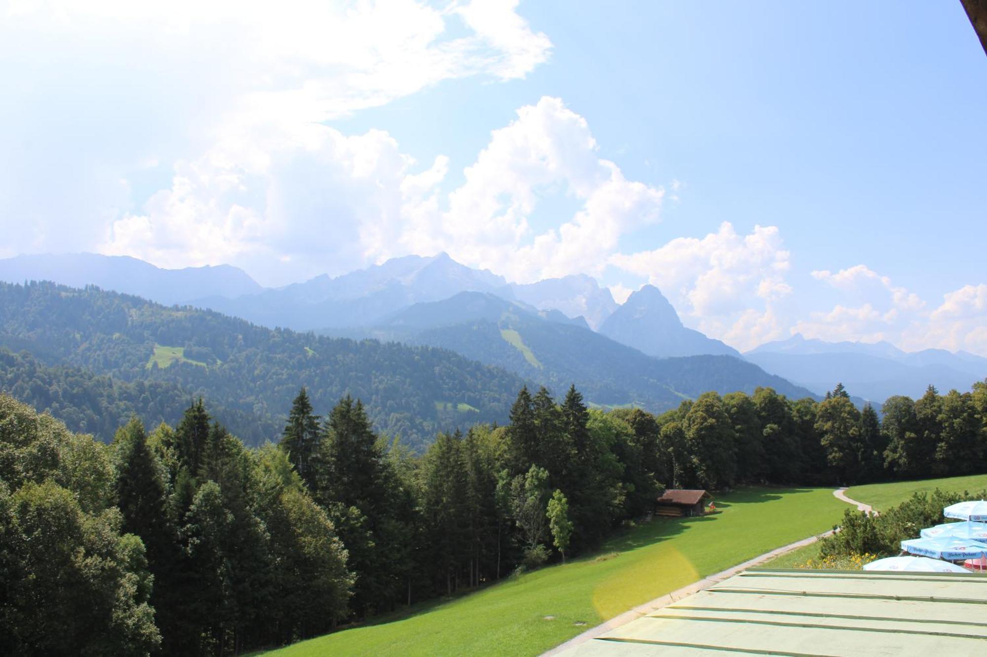Pfeiffer Alm Am Sonnenhang Mit Blick Auf Die Zugspitze جارمش بارتنكيرشن المظهر الخارجي الصورة